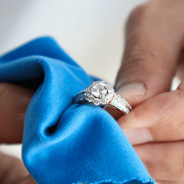 How to Clean Silver Jewellery at Home: Easy and Effective Methods  – Breeliq